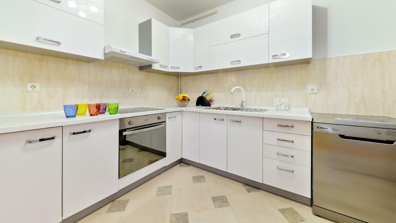 Central Apartment Smiley - Free Parking ザグレブ エクステリア 写真